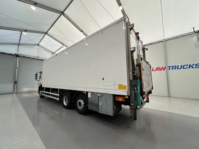 DAF  CF 290 6×2 Rear Steer Fridge Box
