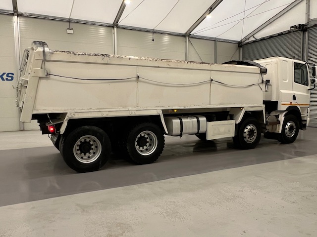 DAF CF85 360 8×4 Sleeper Cab Tipper Manual