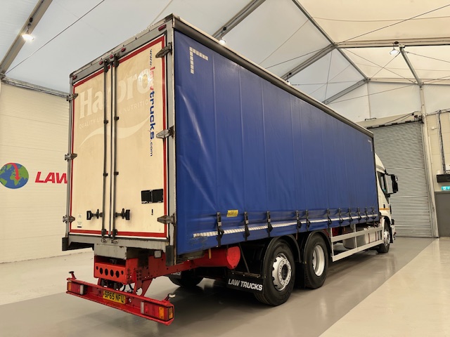 Iveco Stralis 360 6×2 Rear Steer Curtainsider