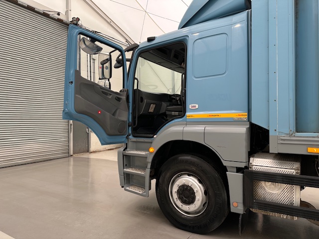 Mercedes Axor 2529 Rear Lift Sleeper Cab Box Van