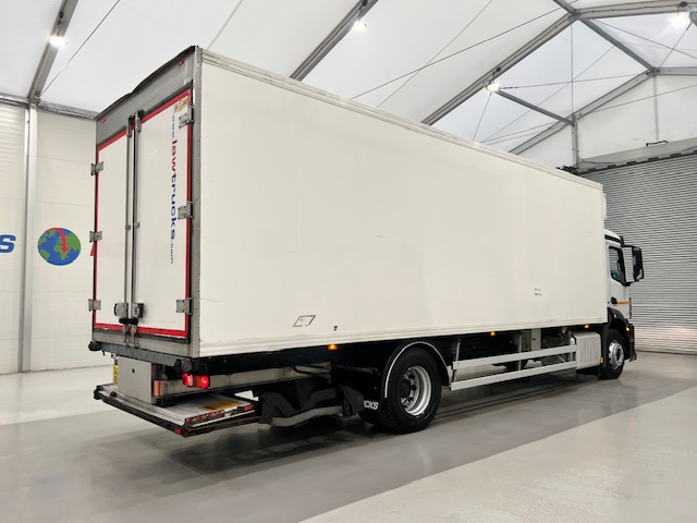 Mercedes Antos 1827 Day Cab Fridge Box