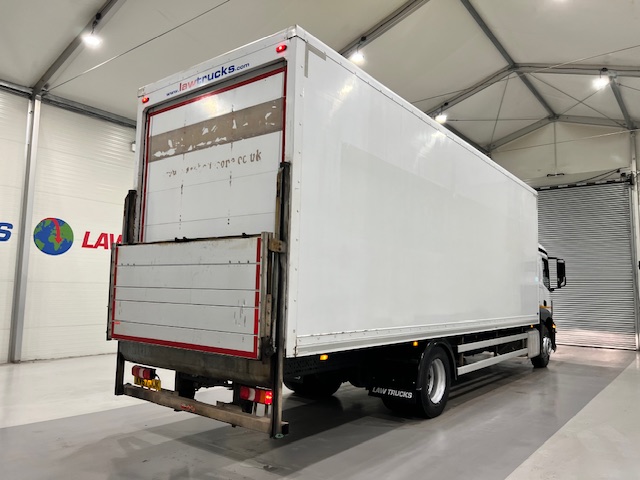 Mercedes Actros 1824 4×2 Sleeper Cab Box Van