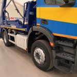 Mercedes Arocs 1824 Day Cab Skip Loader - thumbnail