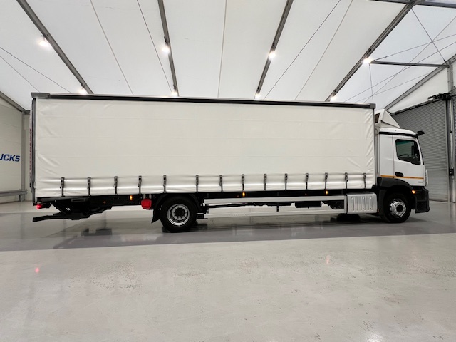 Mercedes Actros 1824 Day Cab Curtainsider