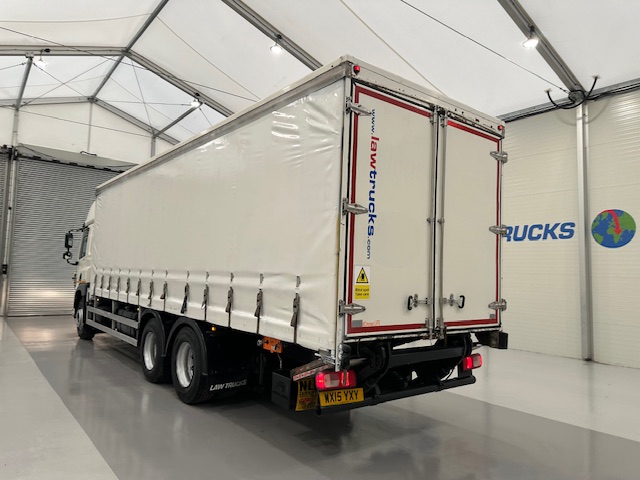 DAF CF 330 6×2 10 Tyre Sleeper Cab Curtainsider