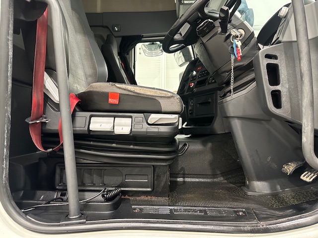 Renault T460 6×2 Midlift Tractor Unit