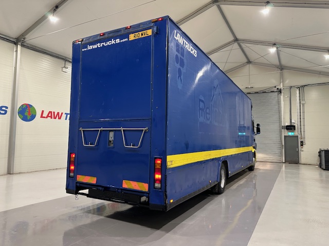 Scania R270 4×2 Sleeper Cab Box Van Manual