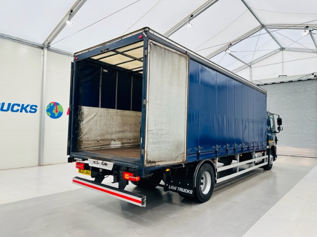 DAF CF 250 4×2 Sleeper Cab Curtainsider