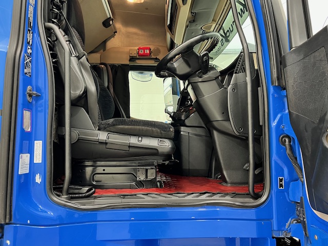 Mercedes Actros 2545 6×2 Midlift Tractor Unit