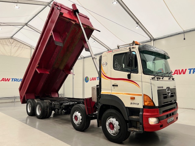 Hino 3241 700 8×4 Sleeper Cab Steel Tipper