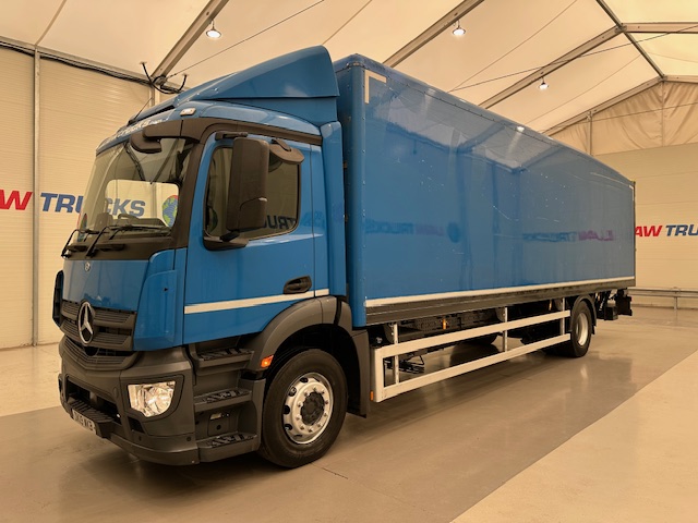 Mercedes Actros 1824 4×2 Day Cab Box Van