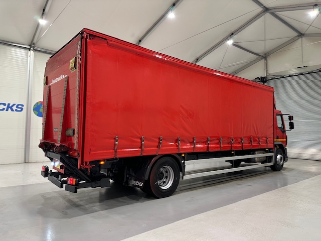 DAF LF 250 Sleeper Cab Curtainsider