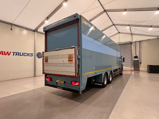 Scania P320 6×2 10 Tyre Rear Lift Insulated Box Van