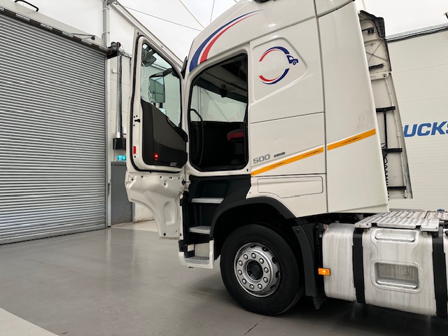 Volvo FH 500 6×2 Midlift Tractor Unit