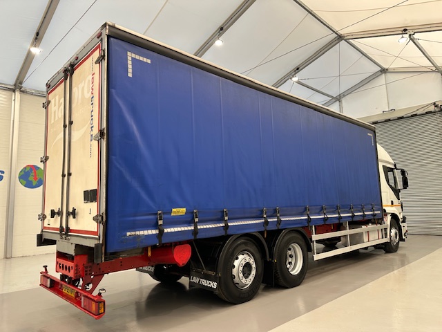 Iveco Stralis 360 6×2 Rear Steer Curtainsider
