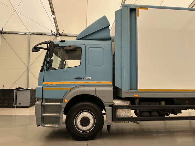 Mercedes Axor 2529 Rear Lift Sleeper Cab Box Van