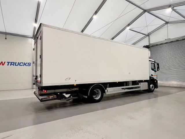 Mercedes Antos 1827 Day Cab Fridge Box