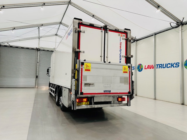 DAF CF 290 6×2 Rear Steer Fridge Box