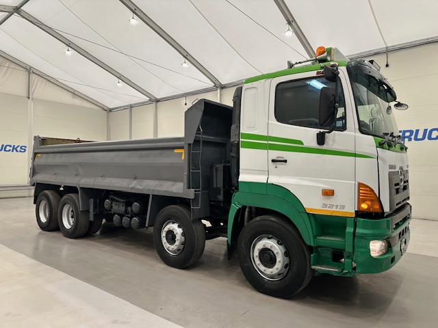 Hino 3241 700 8×4 Sleeper Cab Steel Tipper