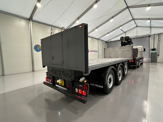 Volvo FH 440 6×2 Rear Lift Brick Grab Drawbar