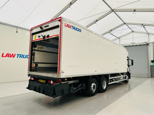 Iveco Stralis 310 AT 6×2 Fridge Box Van