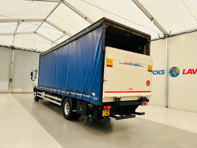 DAF CF65 250 Sleeper Cab Curtainsider