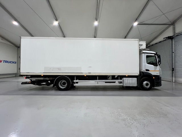 Mercedes Antos 1827 Day Cab Fridge Box