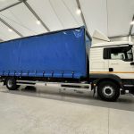 MAN TGM 18.250 4×2 Sleeper Cab Curtainsider - thumbnail