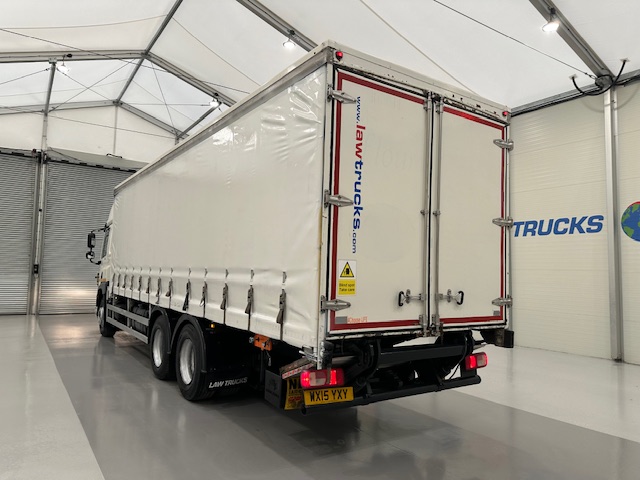 DAF CF 330 6×2 10 Tyre Sleeper Cab Curtainsider