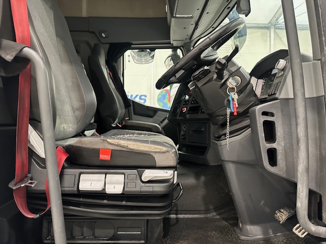 Renault T460 6×2 Midlift Tractor Unit