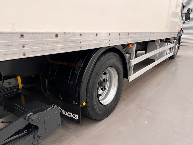 Scania P250 4×2 Sleeper Cab Box Van Manual
