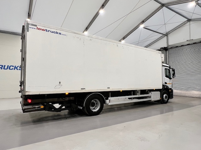 Mercedes Antos 1827 Day Cab Fridge Box