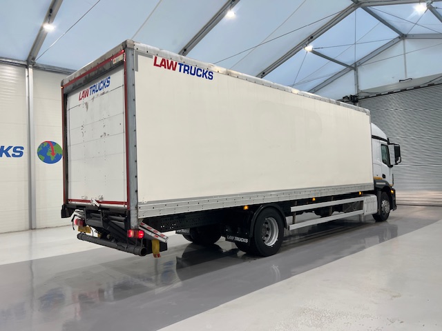Mercedes Actros 1824 4×2 Sleeper Cab Box Van