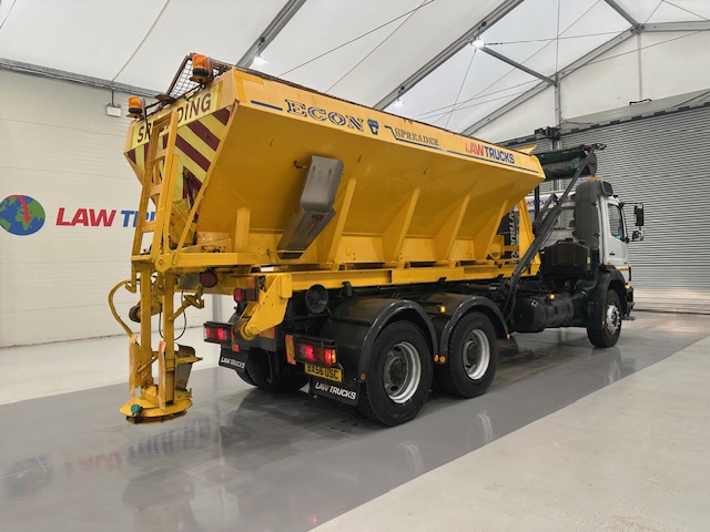 Mercedes Axor 2628 6×4 Day Cab Hookloader Gritter