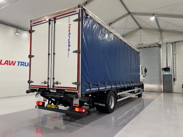 DAF CF 250 4×2 Sleeper Cab Curtainsider