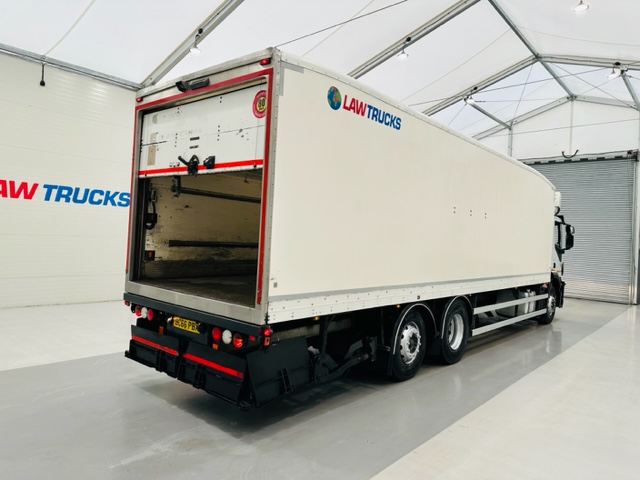 Iveco Stralis 310 Euro 6 6×2 Box Van