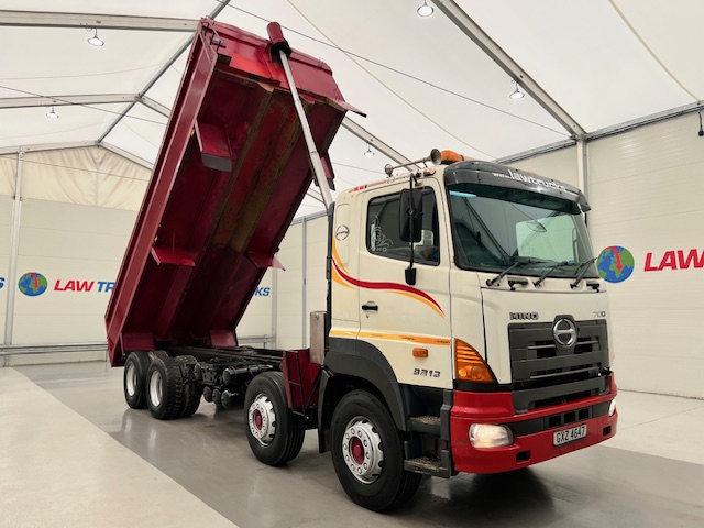 Hino 3241 700 8×4 Sleeper Cab Steel Tipper