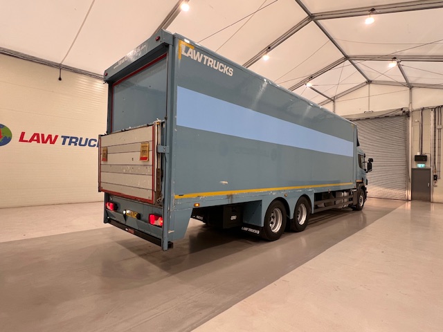 Scania P320 6×2 10 Tyre Rear Lift Insulated Box Van