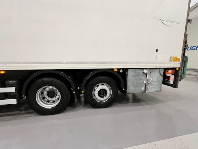 DAF CF 290 6×2 Rear Steer Fridge Box