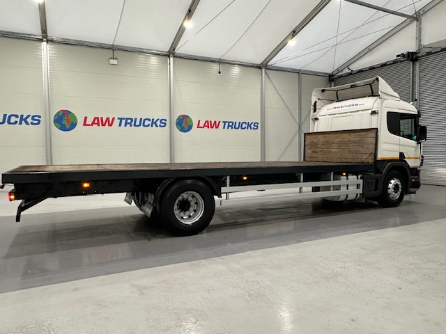 Scania P94 230 4×2 Sleeper Cab Flatbed