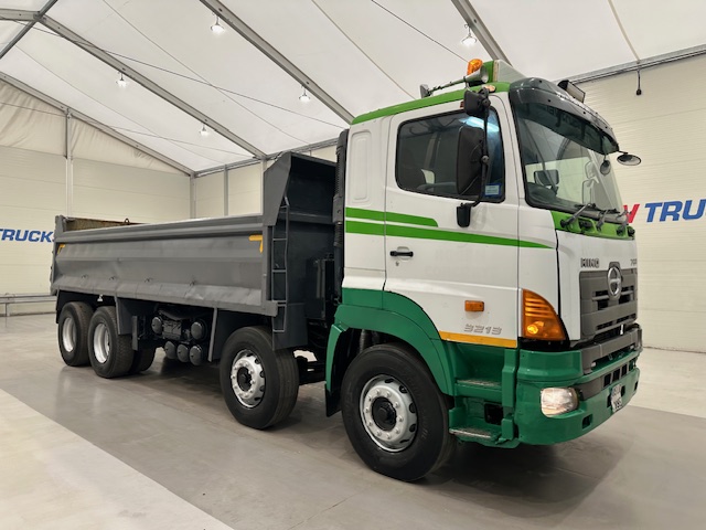 Hino 3241 700 8×4 Sleeper Cab Steel Tipper