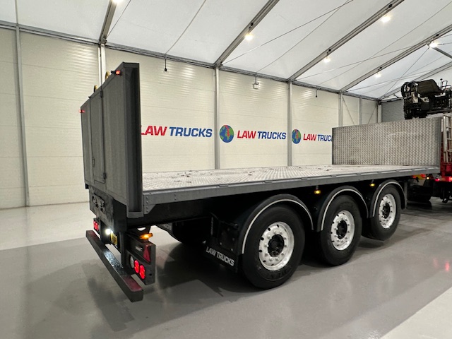 Volvo FH 440 6×2 Rear Lift Brick Grab Drawbar