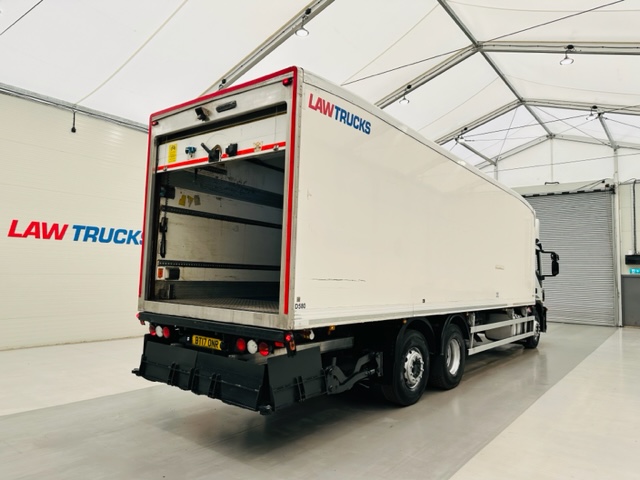 Iveco Stralis 310 AT 6×2 Fridge Box Van