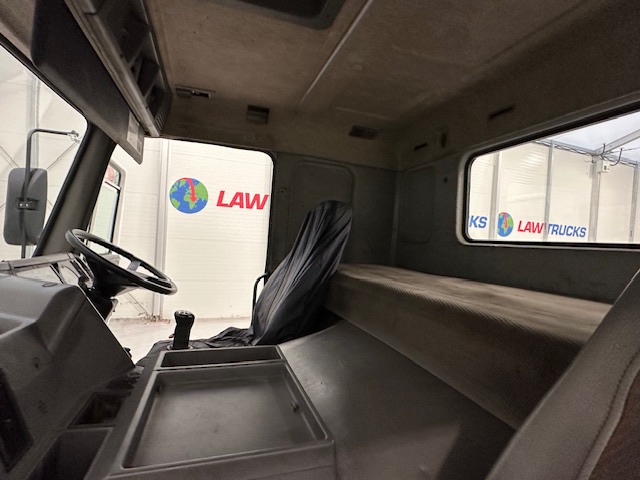 Volvo FL10 320 4×2 Sleeper Cab Tractor Unit