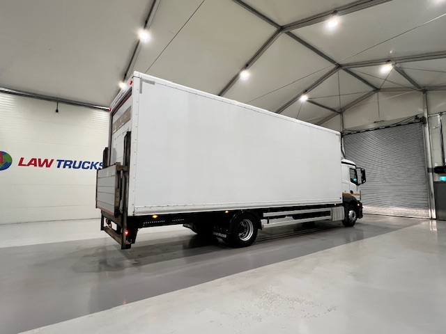 Mercedes Actros 1824 4×2 Sleeper Cab Box Van