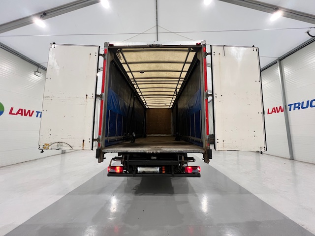 MAN TGM 18.250 4×2 Sleeper Cab Curtainsider
