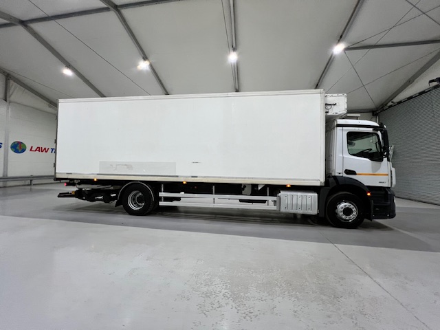 Mercedes Antos 1827 Day Cab Fridge Box