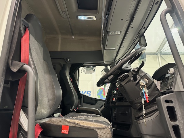 Renault T460 6×2 Midlift Tractor Unit