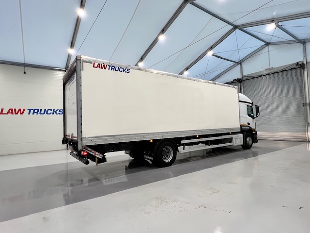 Mercedes Actros 1824 4×2 Sleeper Cab Box Van