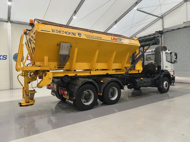 Mercedes Axor 2628 6×4 Day Cab Hookloader Gritter